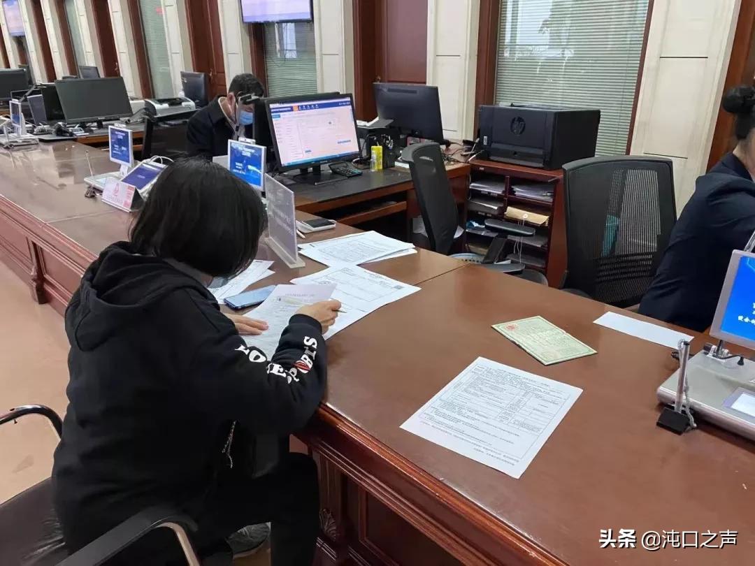 户籍延时服务为群众补办身份证,补办身份证市民大厅周末上班吗