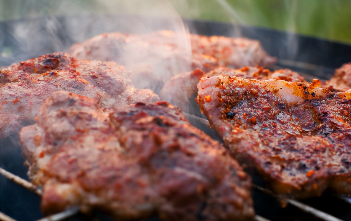 烤肉羊肉怎样不膻,什么样的羊肉适合烤肉
