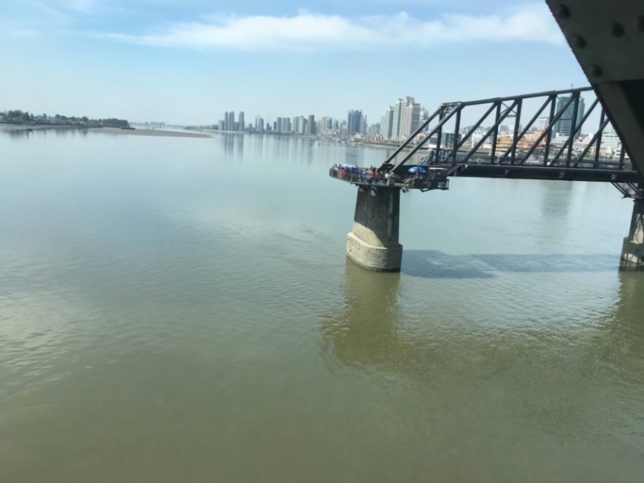 抗美援朝中我国工兵的杰作：炸不断的“隐形桥”，弄得美军懵圈