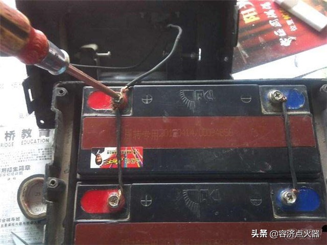 小刀电动车电池寿命一般多长时间,电动车电池寿命一般多长需要更换