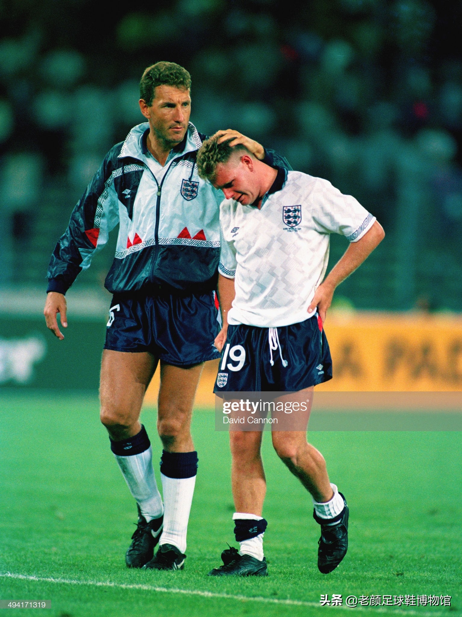 破产酒鬼的球鞋拍卖值6万，加图索的恩人名字成为香港路名