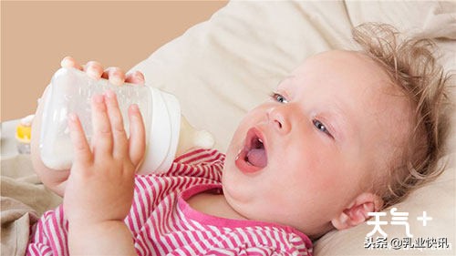 1岁多奶粉量,1岁宝宝奶粉一次喝多少