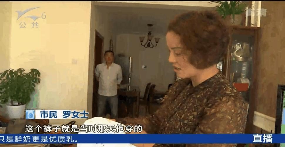 心疼！沙发里莫名“长出”钉子，3岁男童屁股被刮出好长一个口子
