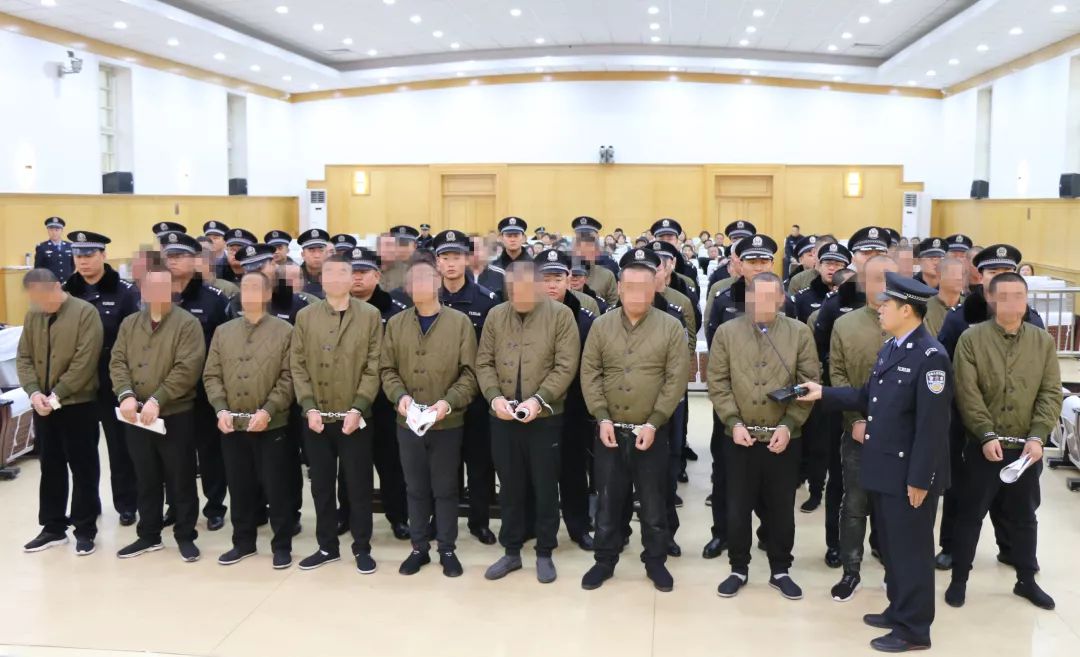 【扫黑除恶】关注!张家口市检察院提起公诉的冯海军等31人涉黑案今日开庭审理