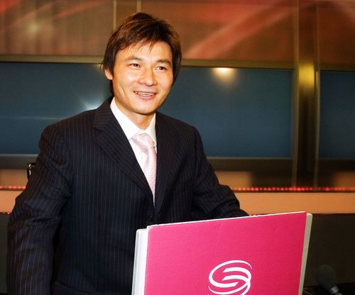 足球大帝李毅完整版,足球之夜讲述李毅大帝的故事