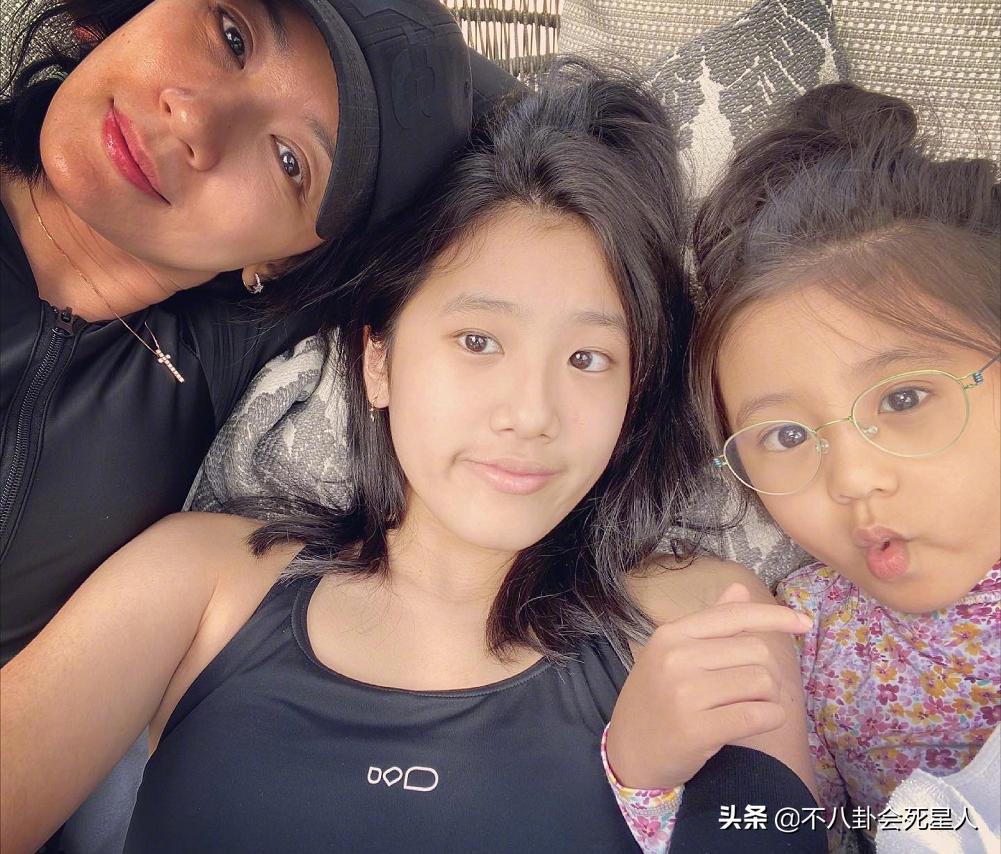 星二代遗传好基因：姚明11岁女儿身高1米8，曹颖的儿子长相帅气