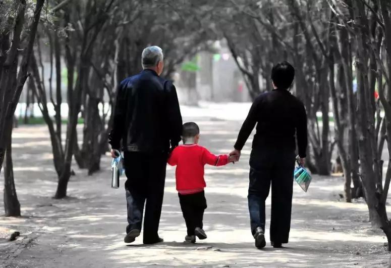 您的大爱让我们动容,继父的恩情