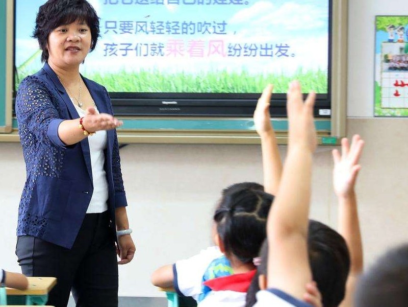 孩子课堂上不愿举手发言怎么引导,孩子上课不敢举手发言怎么办