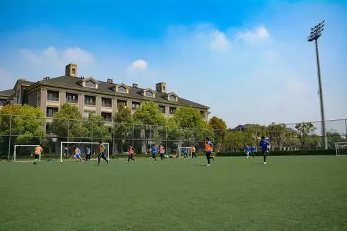 446人参加足球赛,多人感染!申花全队也有类似经历:后怕