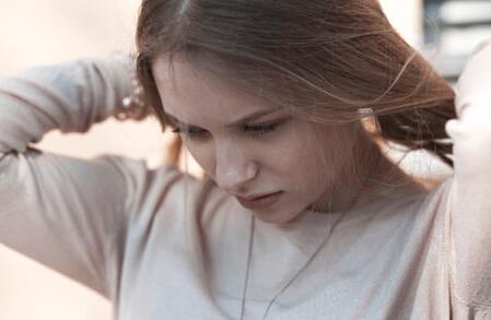 为什么头发狂掉不止？造成大量掉发的几个因素，很多人不清楚