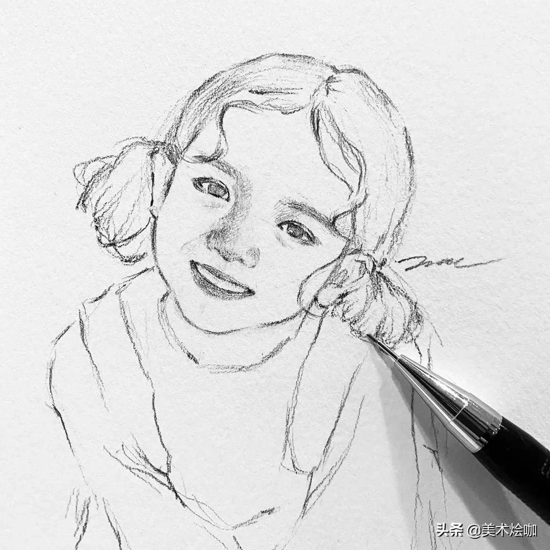 他笔下的极简山水禅意十足,他画的风景素描每笔都是细节