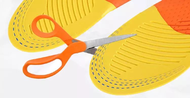 李宁闪击8的鞋垫 (李宁的蓝色鞋垫有什么科技的)