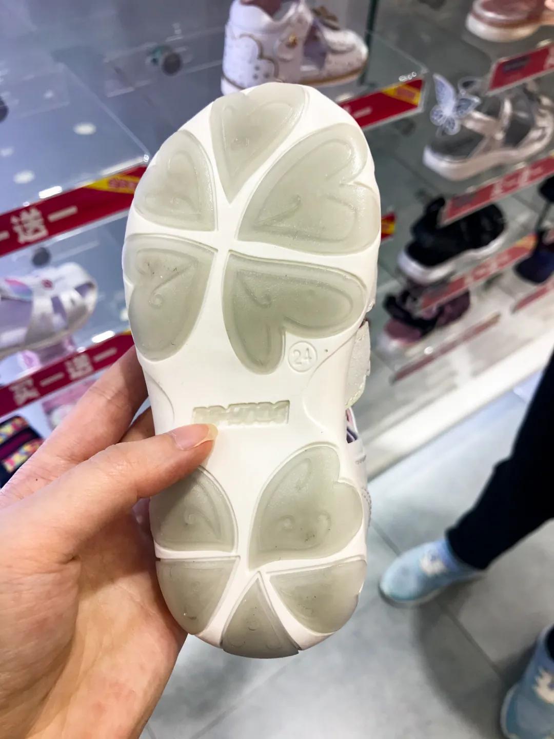 关爱孩子从鞋子开始,关爱宝宝从脚开始