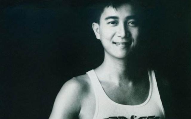 有首三个字很深情的粤语歌,意境极高的经典粤语歌