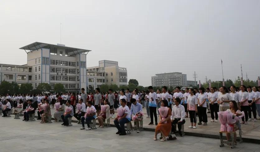 愿此去前程似锦归来仍是少年句子,愿此去前程似锦归来仍是少年视频