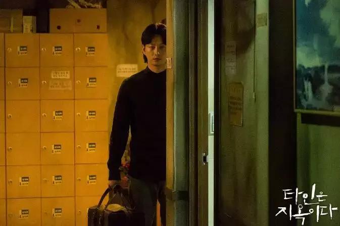 群租吃人游戏，前两分钟男主就被爆头