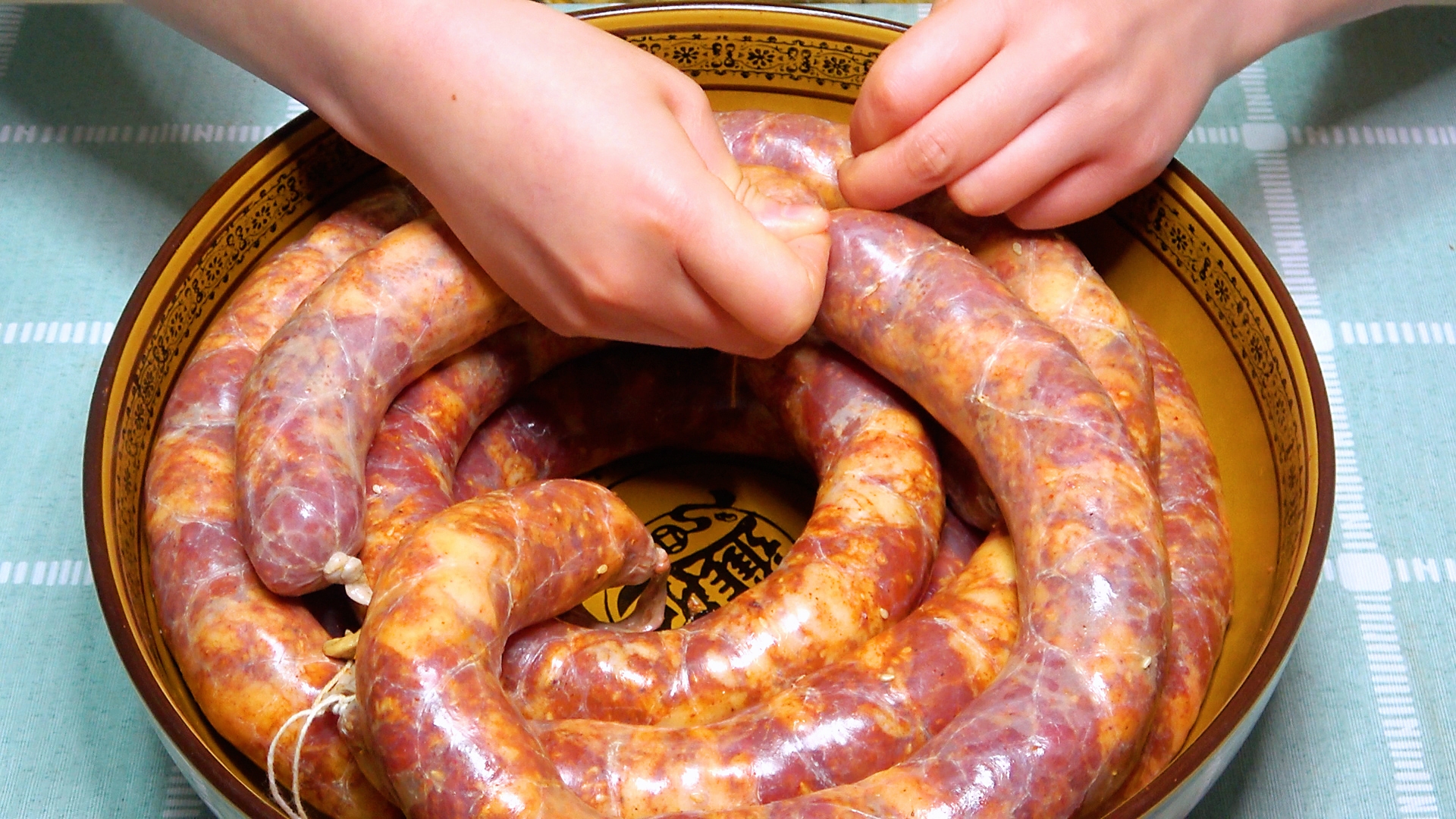 四川香肠怎么做才好吃？50年老配方告诉你，麻辣鲜香不发霉