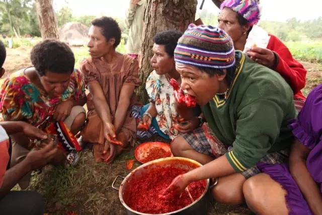 巴布亚新几内亚食人部落,潜入食人族部落