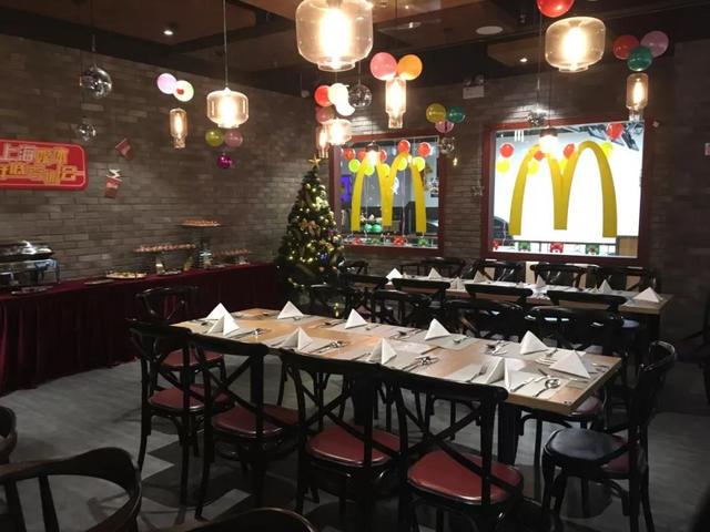 这家店年底真嚣张！捷克比尔森啤酒，买一送一嗨爆2018最后一个月