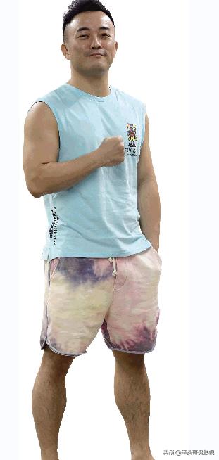 他为了一个机会，下跪争取，奈何“尊严不值钱”，靠拳头打出名堂