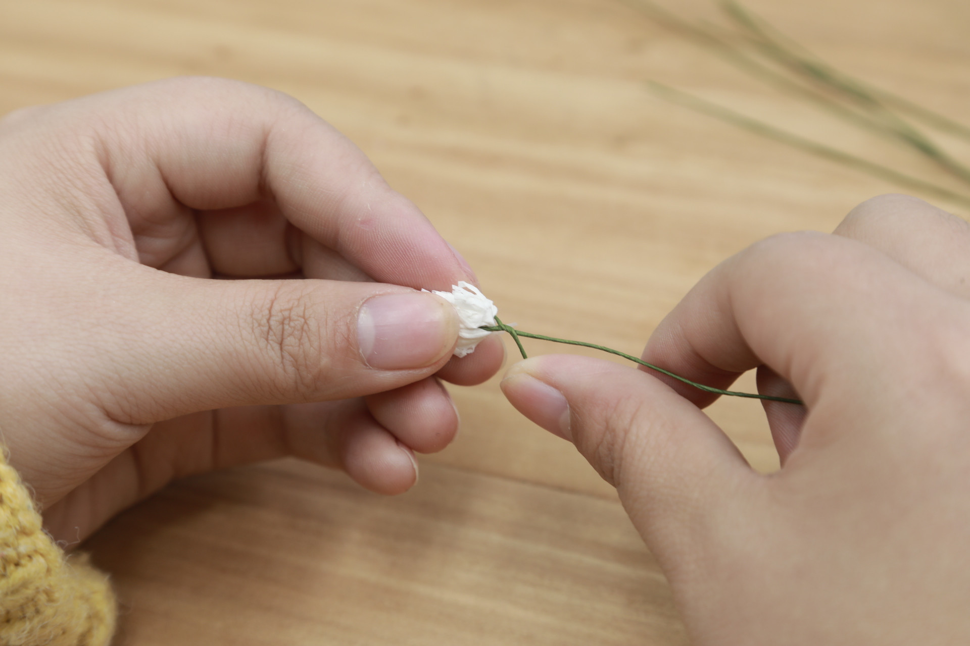 用卫生纸做手工简单又漂亮花朵,用卫生纸做花朵送给妈妈简单漂亮