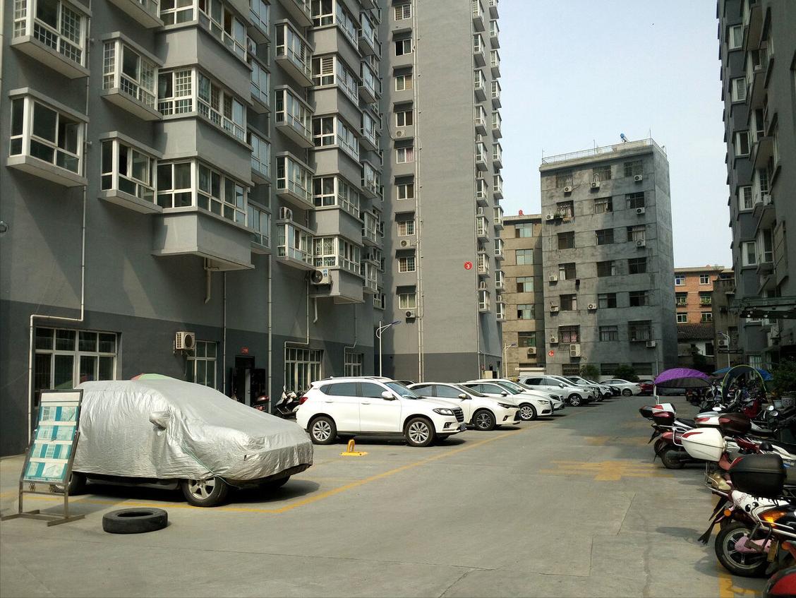 买房时车位要不要一起买,买房时要不要把车位一起买