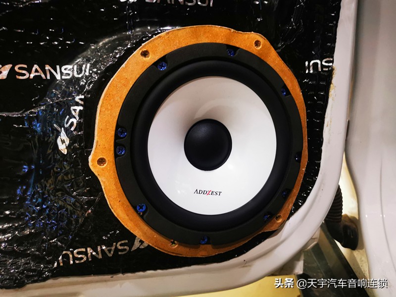 两厢福特福克斯音响,激情驾驭