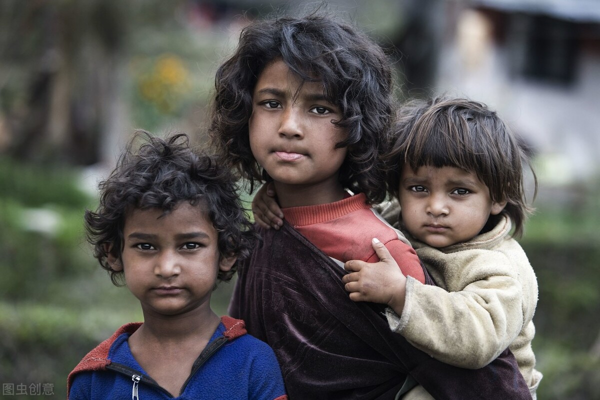 我翻了6千条评论，找了38个故事，为你呈现真实的中国姐弟关系