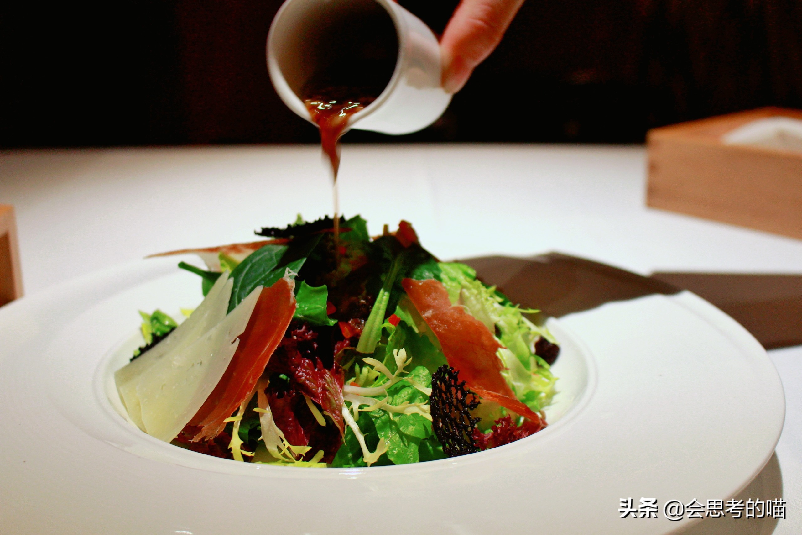 王品牛排沉浸式,王品牛排台塑牛排制作