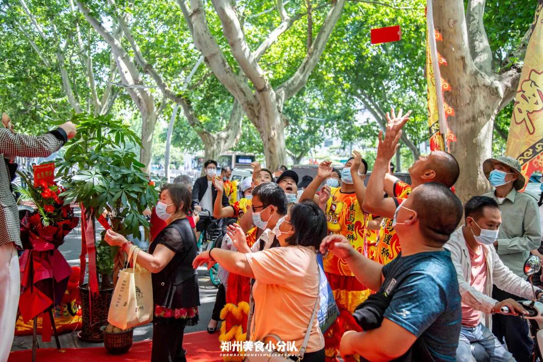 枣木牌烤鸭加盟新政策,枣木牌北京烤鸭新开铺