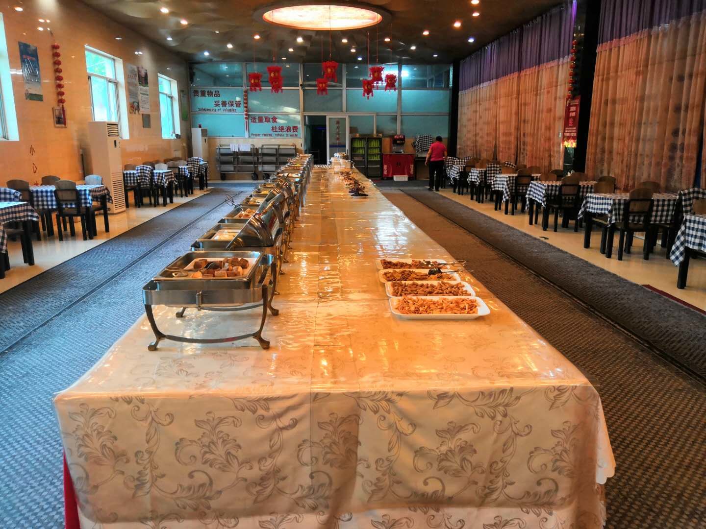 北京运河苑温泉度假村水上世界+泡温泉+自助双餐，玩水泡汤一齐享