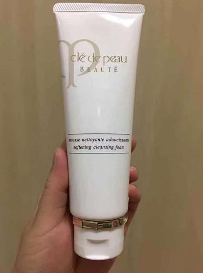 什么样的洗面奶平价好用,值得回购的平价和贵妇洗面奶