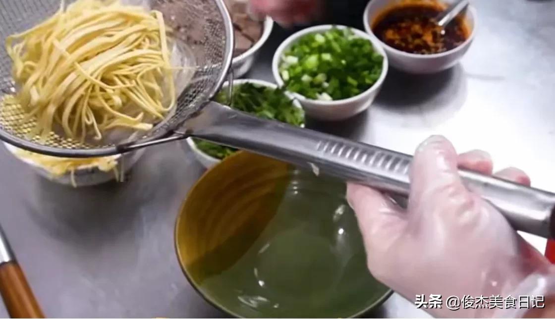 在国内最有知名度的牛肉汤配方,正宗大厨做的咖喱牛肉汤做法