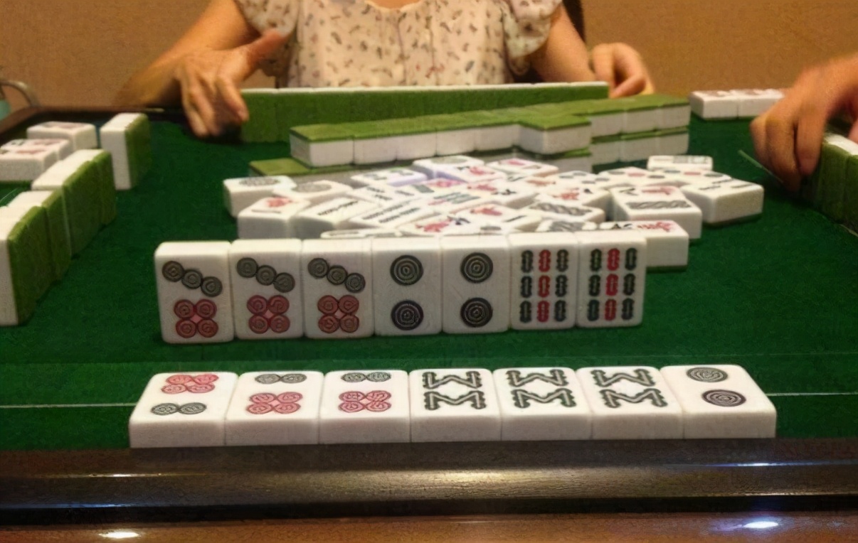 大学宿舍查违禁品展示,学生宿舍查到违禁物品没人承认