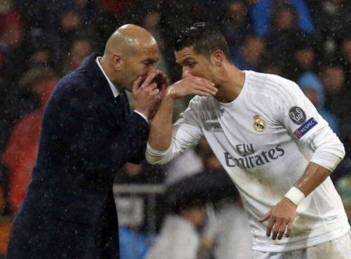 齐达内皇马拿了几个欧冠,皇马卫冕欧冠齐达内