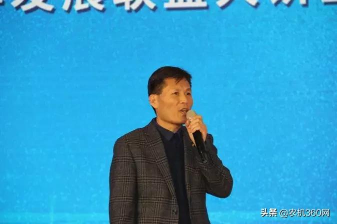 现场预收1.36亿元！经销商为啥这么信赖萨丁重工？