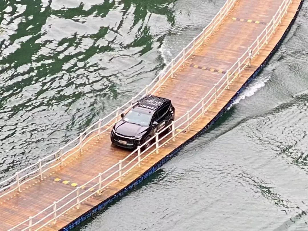 变形金刚雪佛兰创酷,变形金刚雪佛兰创酷片段