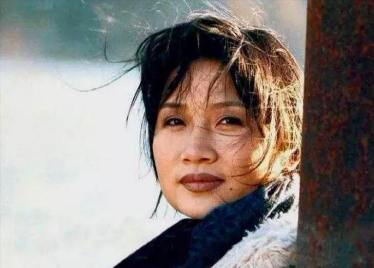 李娜一代歌后为什么要出家当尼姑,女歌手李娜在哪个寺庙当尼姑