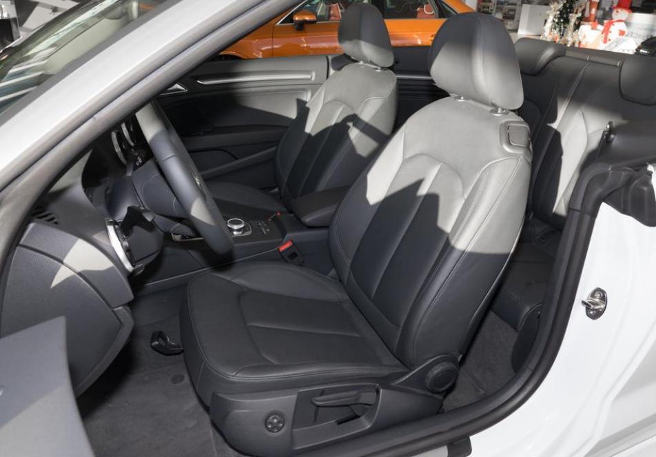 运动感十足全新奥迪a3三厢版实车,奥迪a3sportback35tfsi