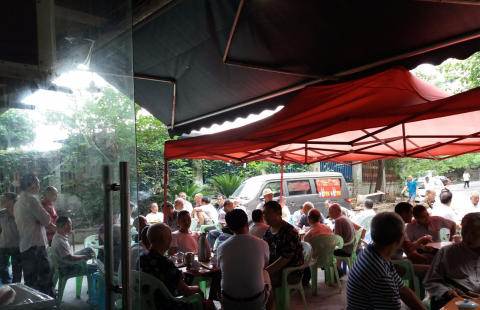 重庆有些小区里面全是麻将馆，天天扰民你们是怎么解决的？