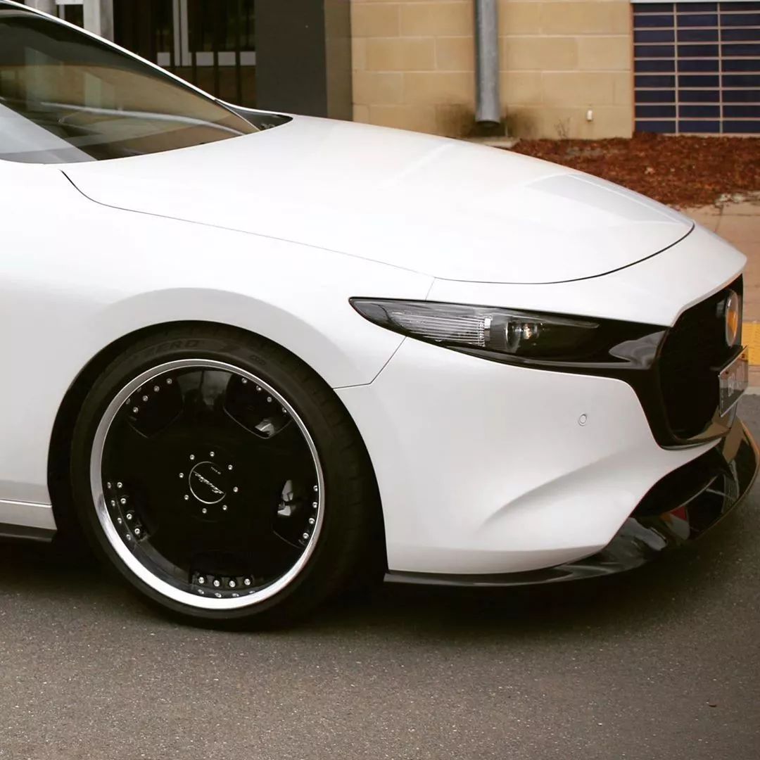 次世代马自达3国内竟缺席两厢版本，只能看国外玩家改装帅的飞起