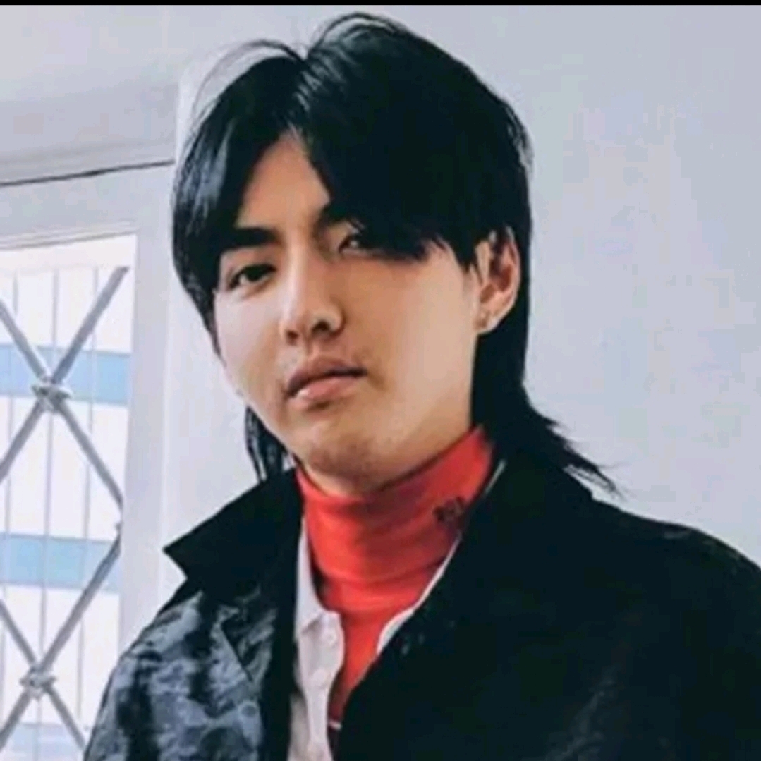 侧脸好看正脸好看么,侧脸比正脸好看的就是骨相美