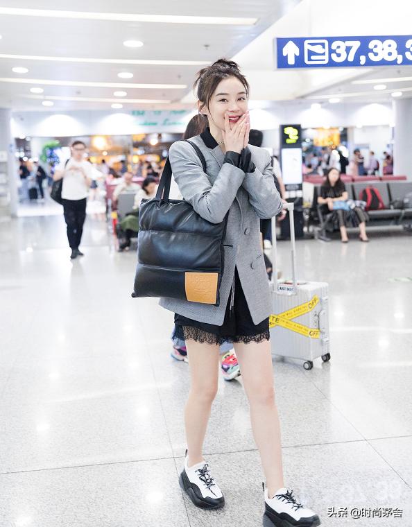 袁姗姗细腰,袁姗姗穿露脐装秀身材