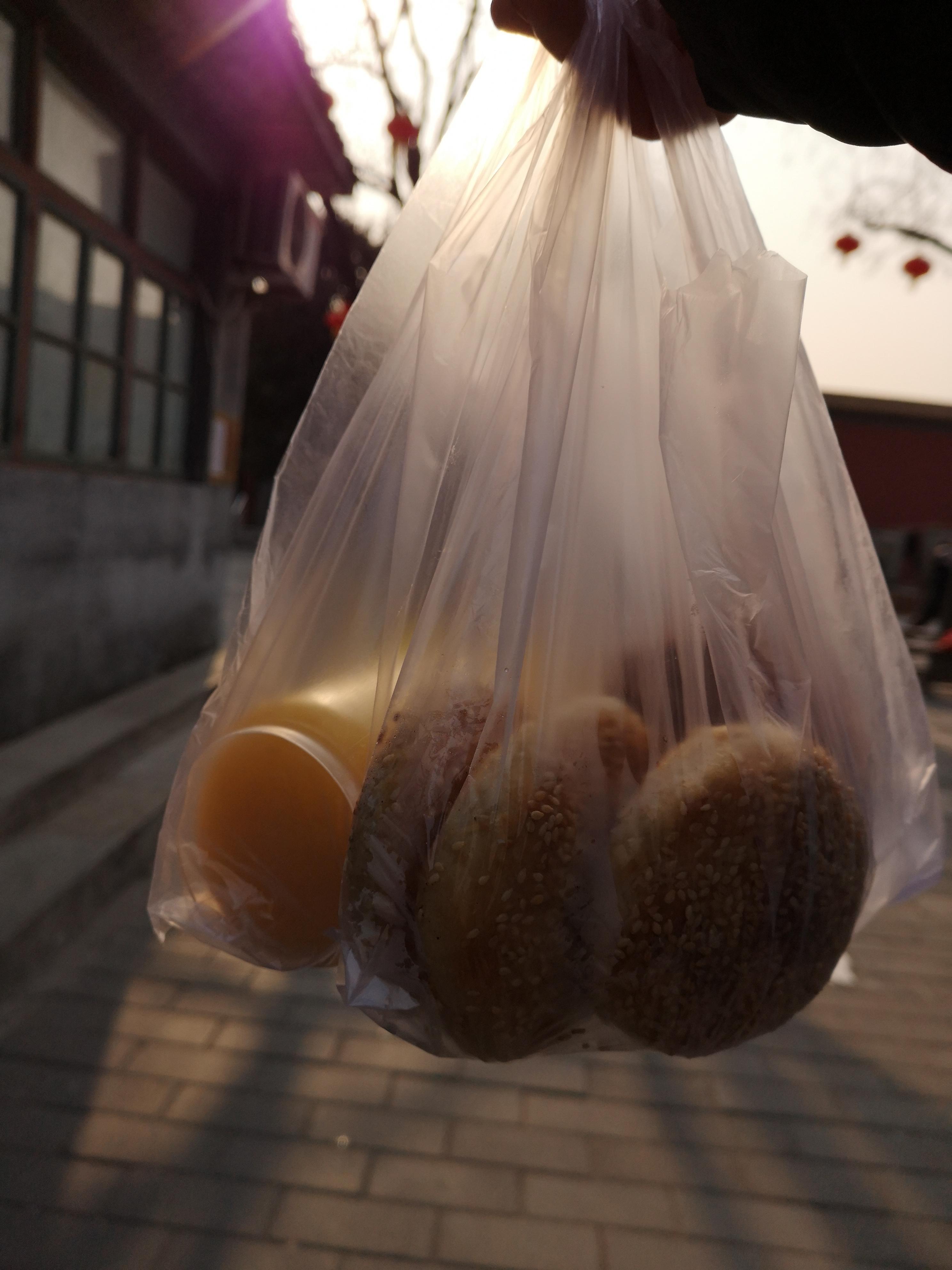 逛颐和园观十七孔桥金光穿洞,离颐和园金光穿洞奇景最近的入口