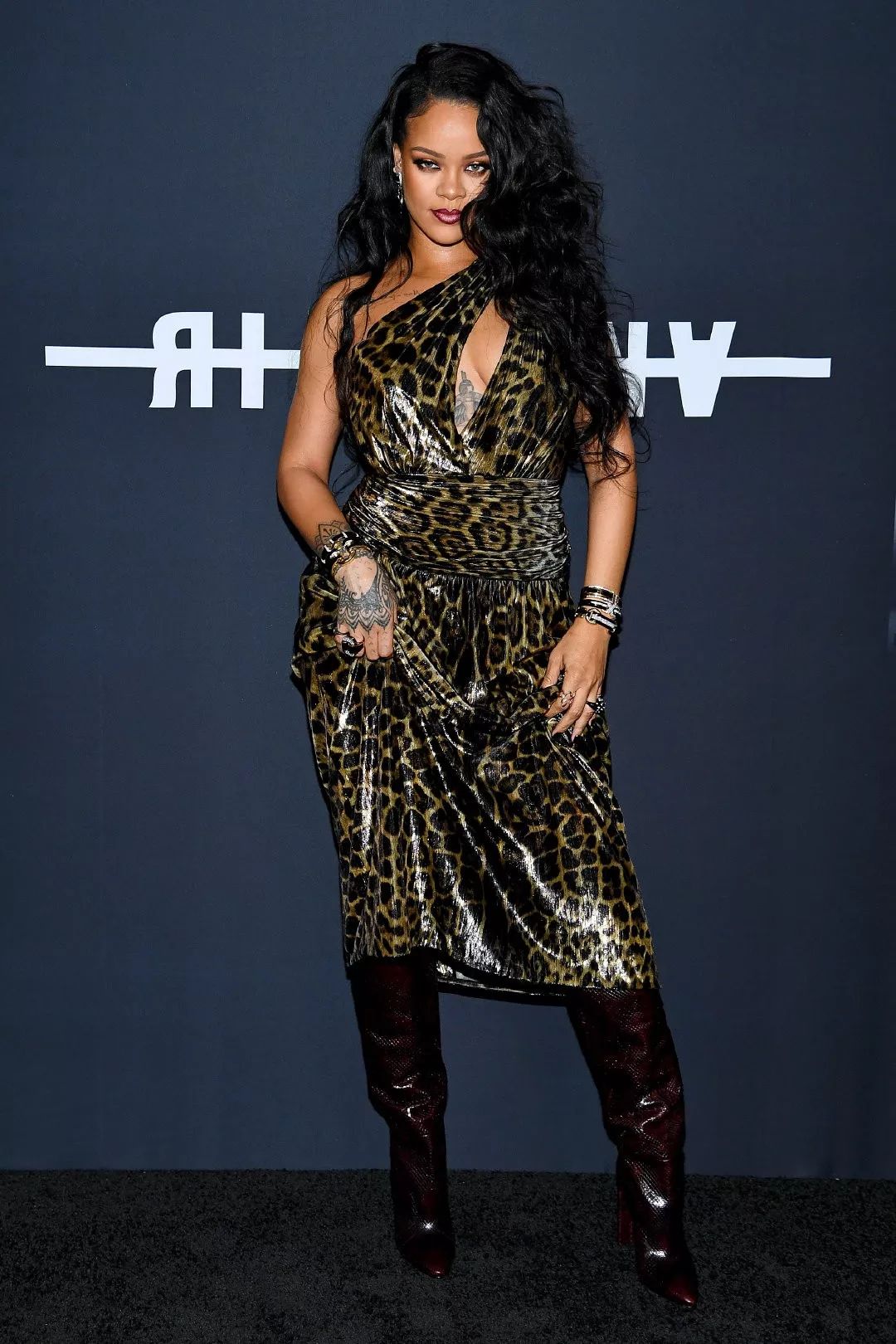 她是那个最会拍女人电影的王家卫的最新的王氏女郎