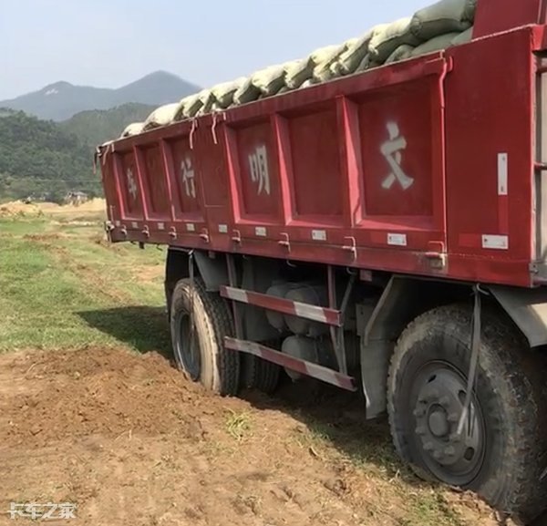 陷车最简单的解决方法,陷车怎么自救最有效