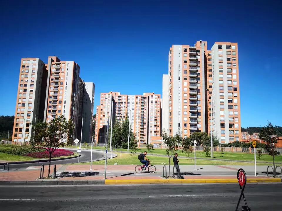 哥伦比亚波哥大游玩,南美哥伦比亚首都圣菲波哥大市