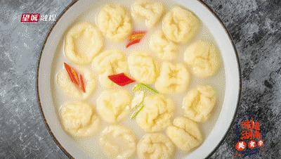 一条鱼在锅里煮的做法,一条鱼在各地的吃法