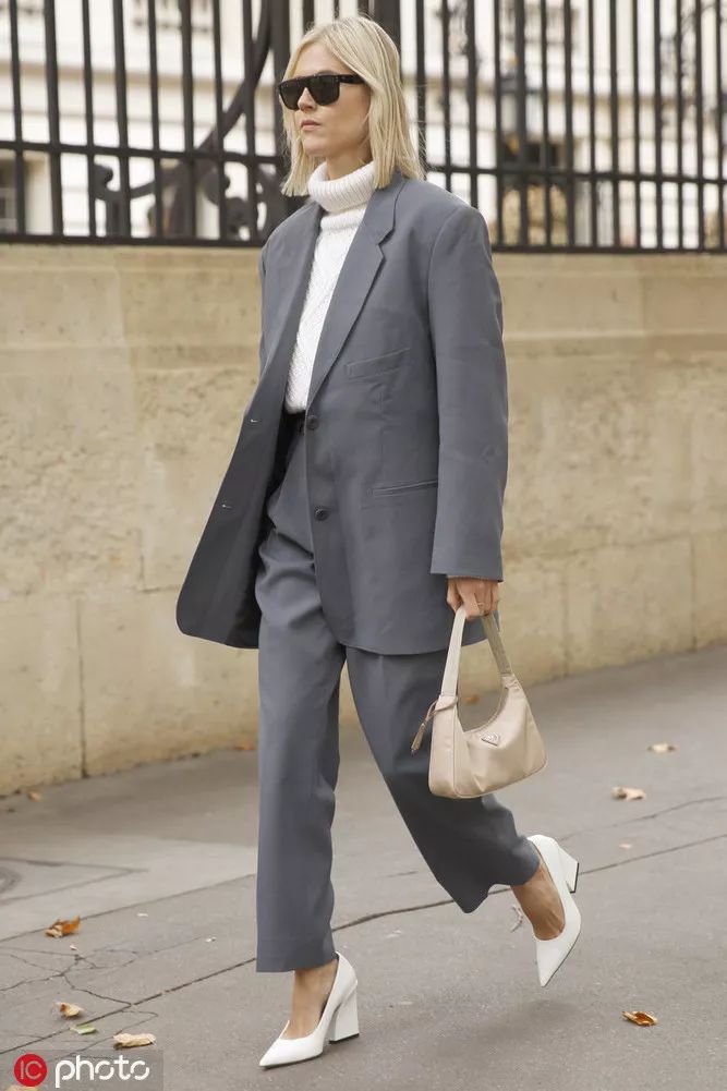 prada目前最火的包,prada复古包