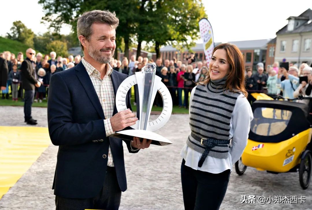 这个单品太绝了，贝嫂、丹麦玛丽王妃、周雨彤、刘雯都pick了它